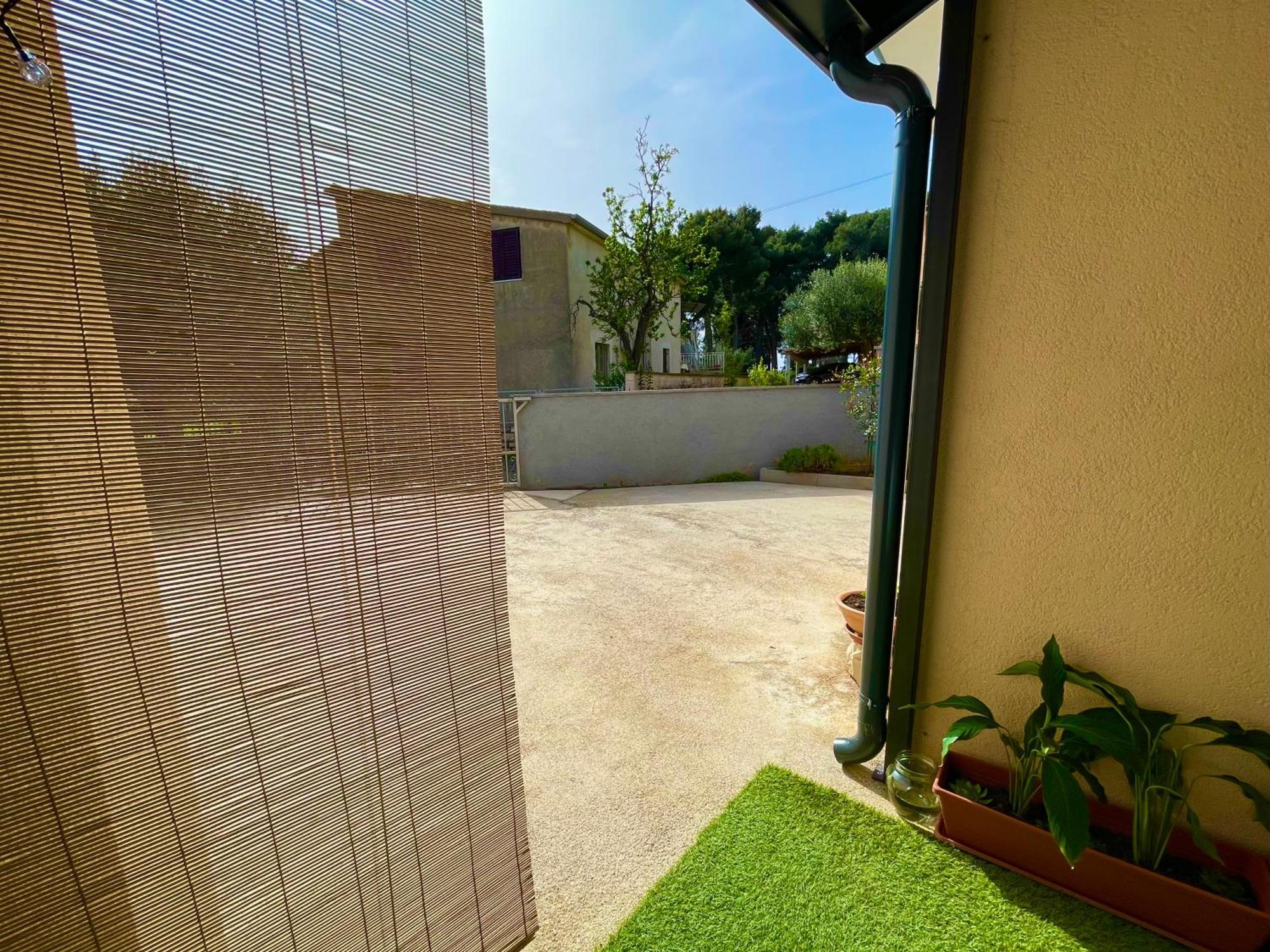 Apartment Green 29 Ровин Екстериор снимка